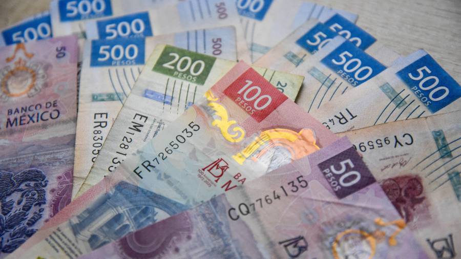 Algunos maestros señalan que el pago inferior se debe a un error de cálculo a nivel nacional.