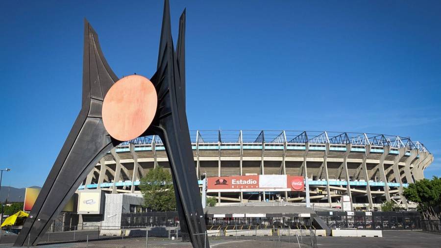 Para el Mundial 2026, en México no se van a construir nuevos estadios, pero sí se están destinando importantes cantidades de dinero en remodelaciones, como la del Estadio Banorte (antes Estadio Azteca), vialidades y servicios.