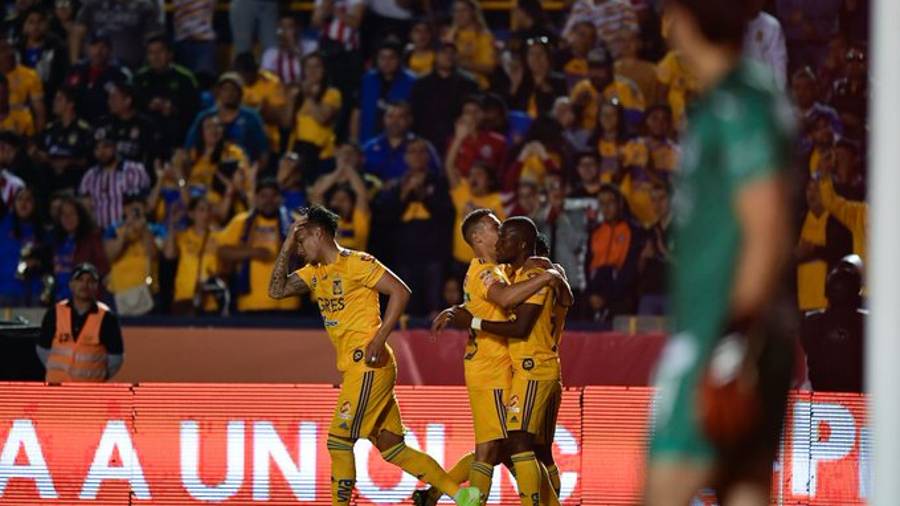 Con doblete de Gignac y Enner reencontrando el gol, Tigres vence 3-0 a Chivas