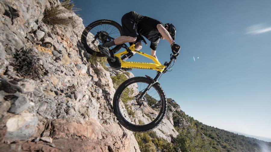 Peugeot lanza su potente bicicleta eléctrica eM01 FS PowerTube