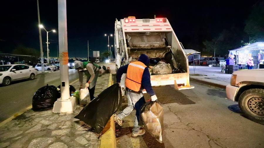 Autoridades municipales reiteraron el llamado a locatarios y visitantes a hacer uso de los depósitos de basura y mantener una conducta responsable.