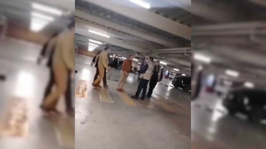 Ariel Juárez Rodríguez renunció a la Junta de Caminos del Edomex, luego de que fuera captado en estado de ebriedad en una plaza comercial de Metepec, durante una pelea al diputado federal del PT, Wblester Santiago Pineda.