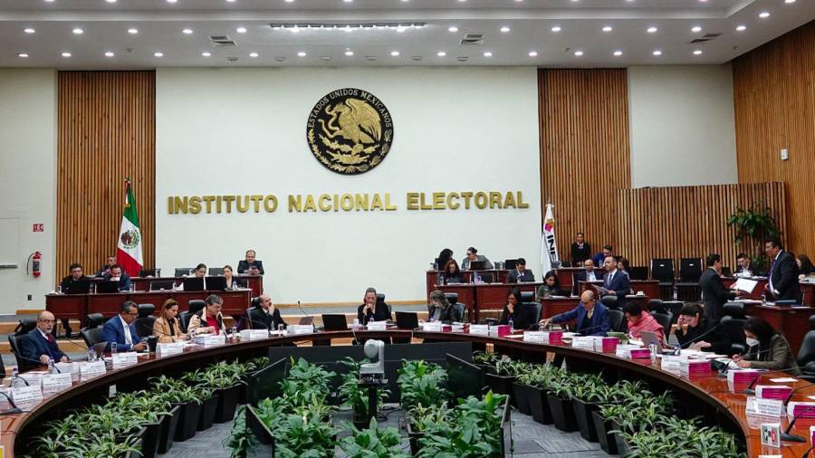 El Instituto Nacional Electoral retiene nuevamente sanciones a partidos políticos por retención de impuestos.