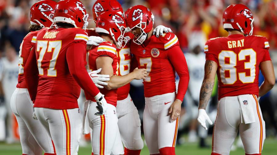 Patrick Mahomes lanzó para touchdown durante el encuentro entre los Chiefs de Kansas City y los Colts de Indianápolis en el Arrowhead Stadium.