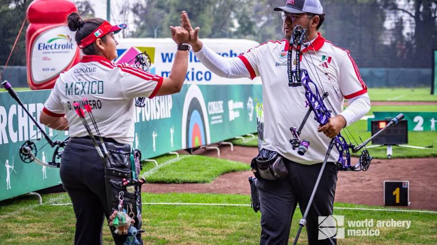 Sebastián García y Dafne Quintero aportaron una de las tres medallas de oro para Coahuila en la competencia por Equipos Mixtos de arco Compuesto.