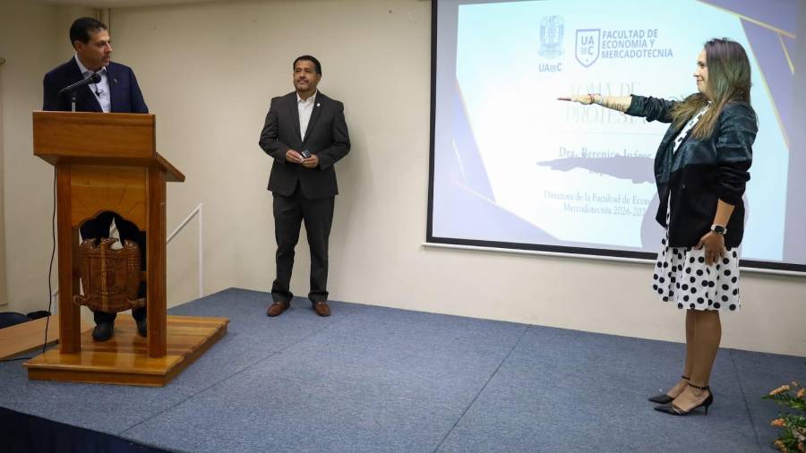 El rector Octavio Pimentel Martínez tomó protesta a las nuevas autoridades académicas durante gira por la Unidad Laguna.