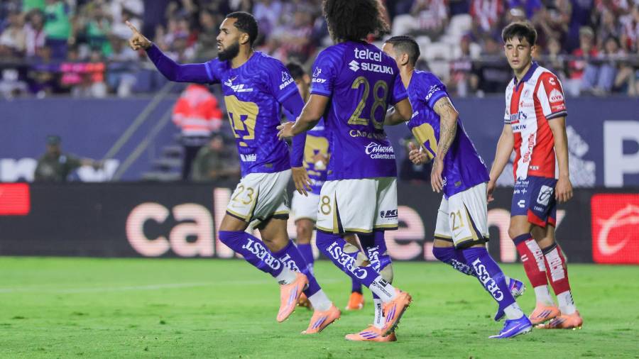 Juninho rompió el cero desde el manchón penal y encaminó el triunfo de Pumas, en una noche clave para asegurar su boleto a la Liguilla del Clausura 2026.