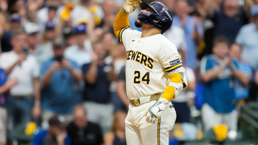 William Contreras encabezó la ofensiva de Milwaukee con tres carreras producidas, fundamentales para colocar contra las cuerdas a los Dodgers.