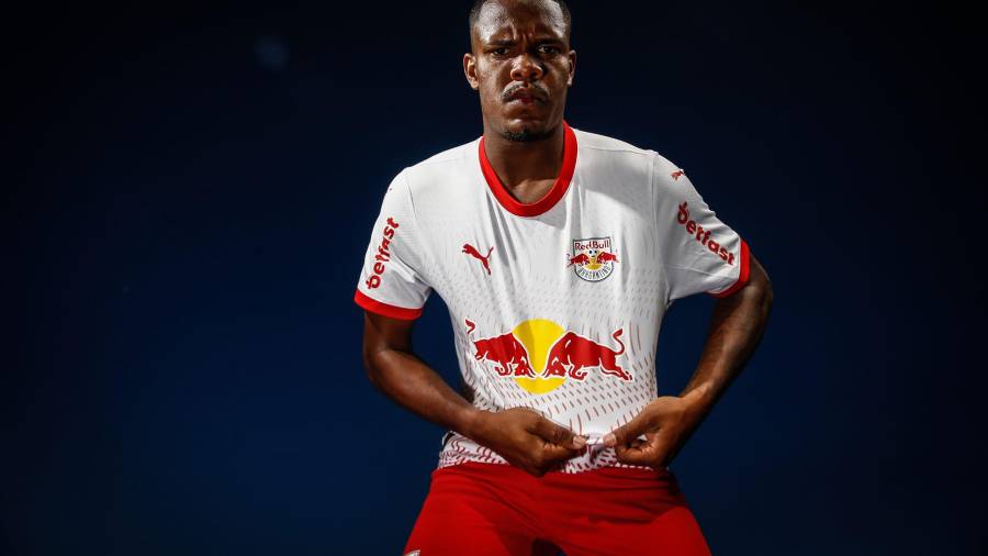 El futbolista Gustavo Marques fue suspendido 12 partidos en Brasil después de realizar comentarios machistas contra la árbitra Daiane Muniz tras un juego del Campeonato Paulista.