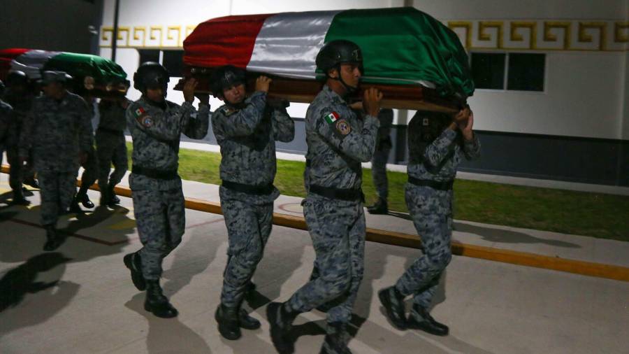 El 25 de febrero, los cuerpos de cuatro agentes fallecidos en el operativo llegaron al 51 Batallón de la GN en Acapulco, Guerrero.