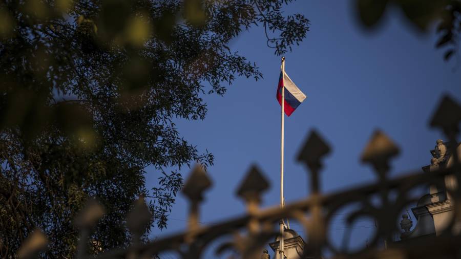 La Embajada de Rusia en Ciudad de México es una de las más grandes en el mundo, según su Ministerio de Relaciones Exteriores, aunque el Kremlin y México tienen pocos vínculos económicos, culturales o militares.