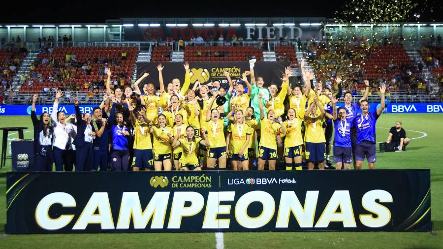 América Femenil levantó en San Antonio su primer trofeo de Campeón de Campeonas.