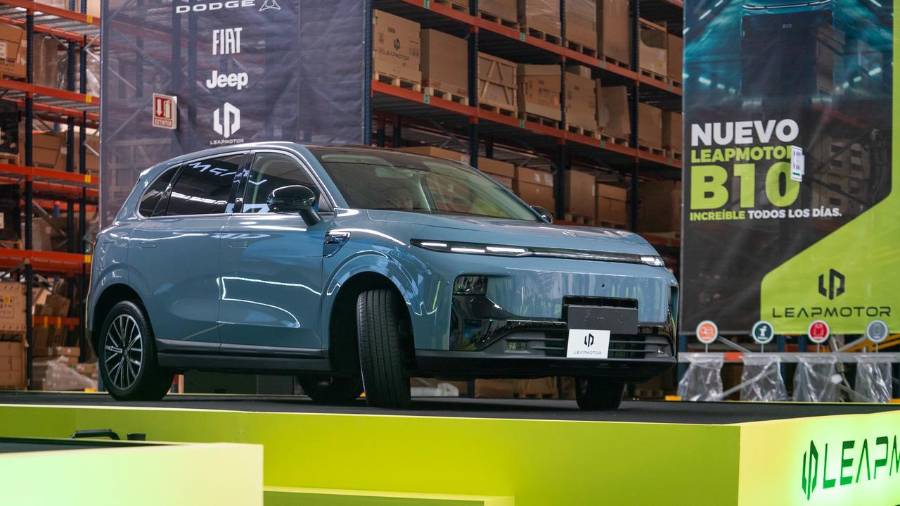 El Leapmotor B10 2027 llega con un precio de lista de 575 mil pesos y hasta 990 kilómetros de autonomía combinada, según la marca.