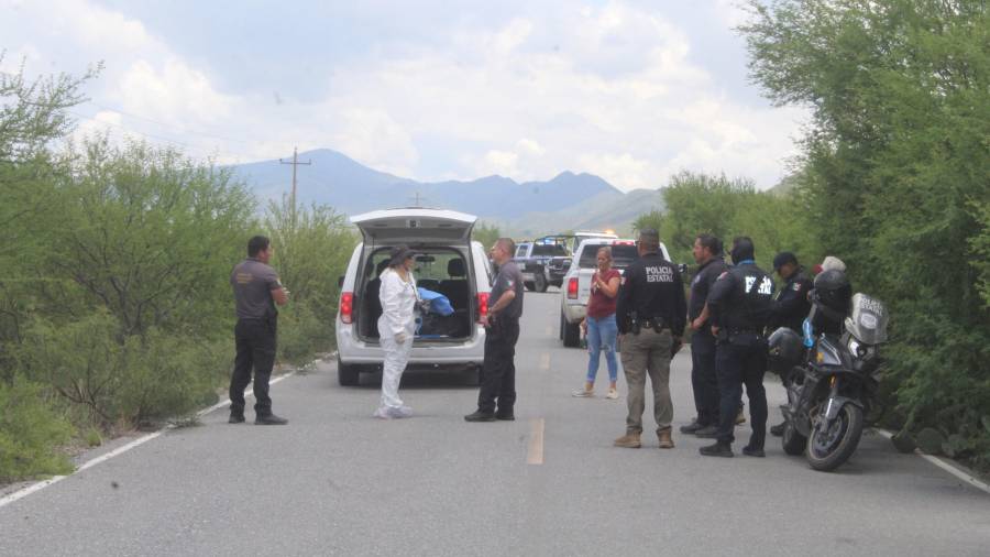 La volcadura ocurrió en el ejido Porvenir de Tacubaya, donde una mujer murió en el sitio y otra víctima falleció posteriormente en el hospital.
