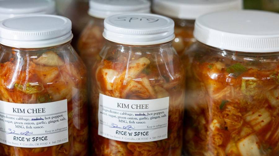 Bacterias, levaduras y hongos trabajan juntos para conservar los alimentos y dotarlos de sabores intensos únicos.