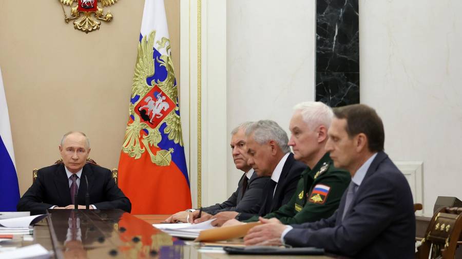 El presidente ruso Vladímir Putin, en una reunión del Consejo de Seguridad en el Kremlin, en Mosc, Rusia.
