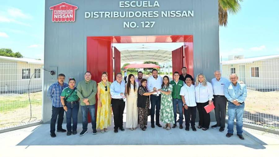 Autoridades estatales, municipales y representantes de Fundación Nissan formalizaron la entrega de la Escuela Suzanne R. de Pape “Distribuidores Nissan No. 127”.