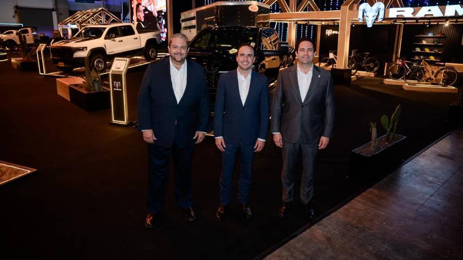 El Gobernador, acompañado por los Alcaldes de Saltillo y Ramos Arizpe, subrayó que el estado ofrece condiciones favorables para la inversión, como seguridad y estabilidad laboral.