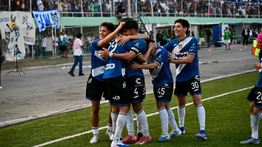 La afición llenó las gradas del Olímpico para acompañar a “La Doble S” en la final.