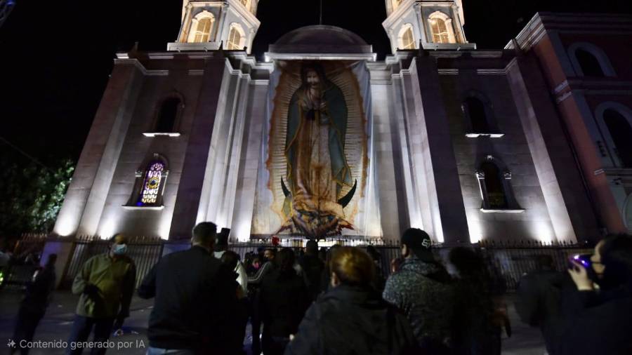 En Torreón, la celebración de la misa de gallo y las mañanitas a la Virgen se realiza tradicionalmente la noche del 11 de diciembre en la Parroquia de Nuestra Señora de Guadalupe.