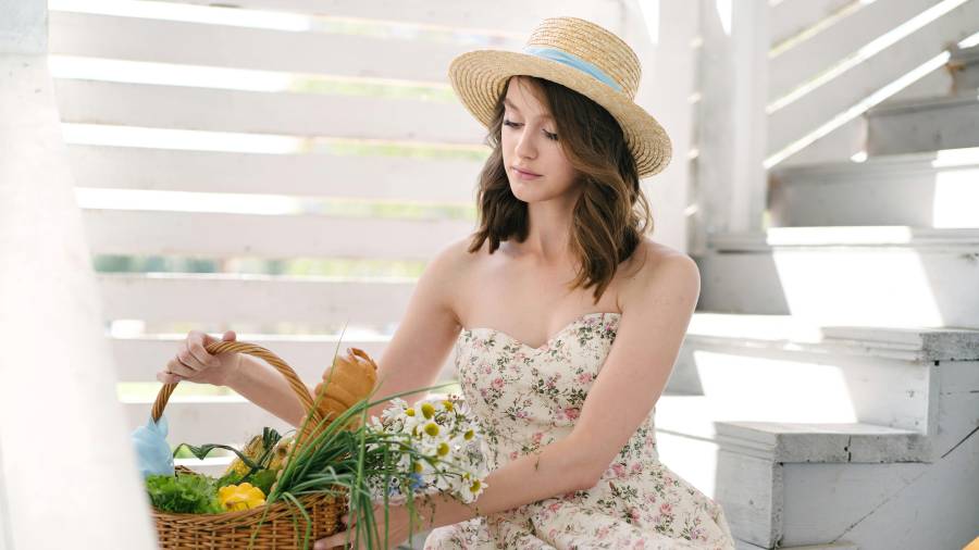 Vestidos con flores, sombreros de paja y cestas de mimbre son parte de la estética “de época” que triunfa en Pascua.