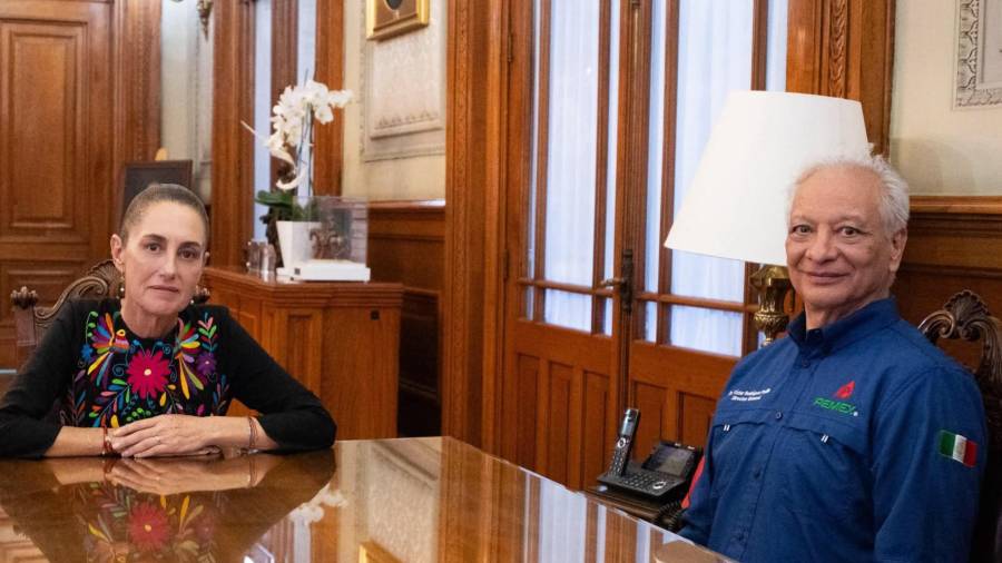 Carlos Loret de Mola siembra la duda de si la salida de Rodríguez Padilla realmente obedeció a su deseo de regresar a la academia o si detrás hay un intento de blindaje por parte de Sheinbaum para no pagar el costo político de tener en su gabinete a un “un violentador de mujeres”.
