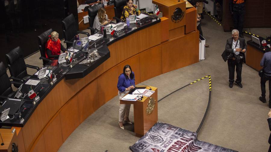 En el Senado de la República también hubo una fuerte discusión sobre esta legislación que considera prisión para quien cuestione a través de memes.