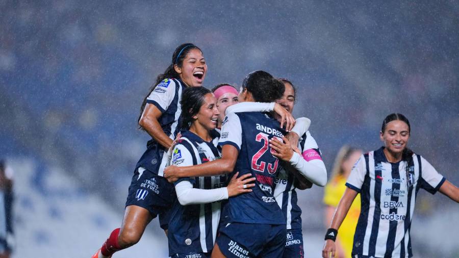 Rayadas de Monterrey encabeza el Apertura 2026 de la Liga MX Femenil con 27 puntos después de imponerse 4-3 al América en la Jornada 10.