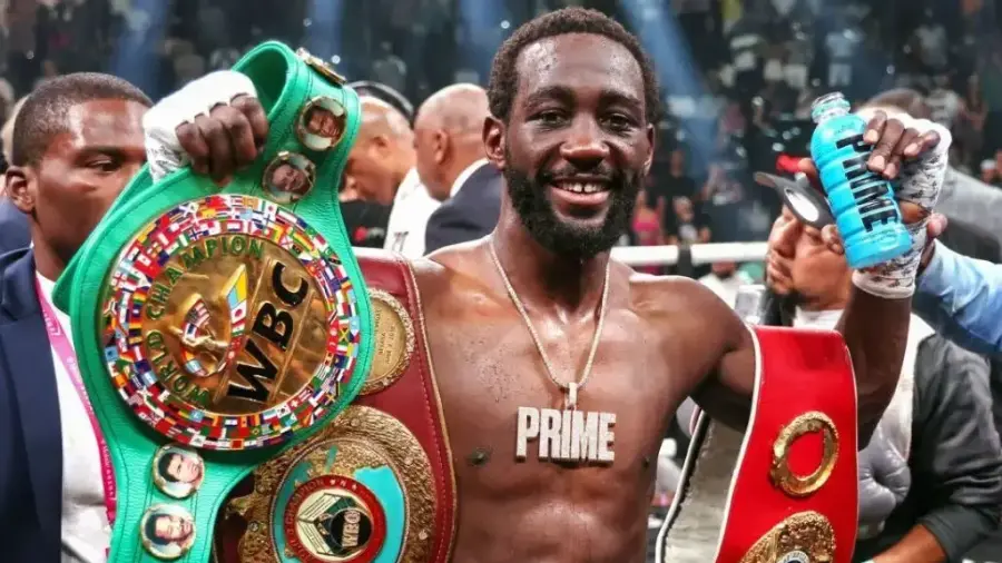 Los cinturones de la división quedan vacantes.