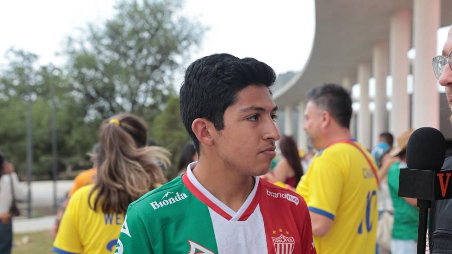 Ángel Feria, originario de Saltillo, forma parte del equipo de voluntarios que colabora en las actividades del Mundial 2026 en Monterrey.