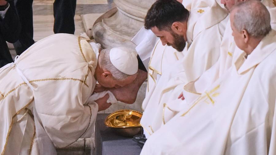 Es la primera vez que Robert Prevost realiza el Lavatorio de Pies como pontífice.