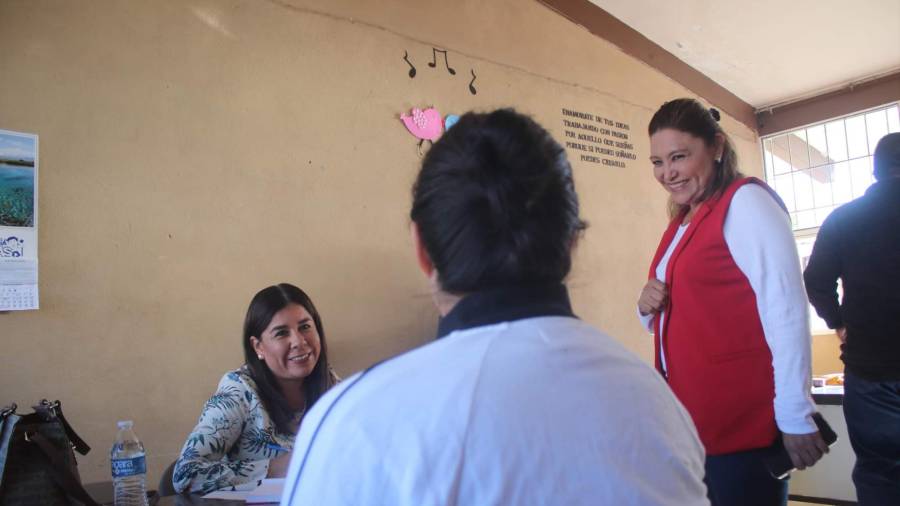 Diana Haro Martínez dialogó con los asistentes y les dijo que estas acciones se llevarán a cabo de manera frecuente