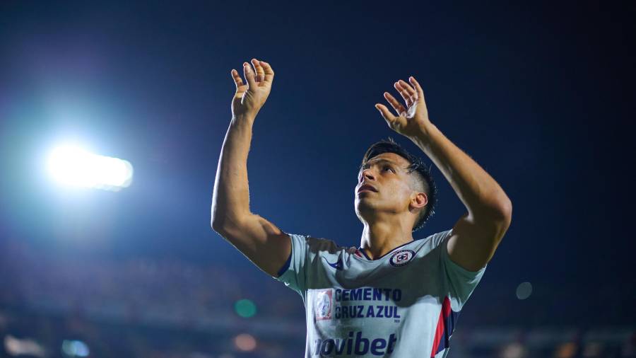 Ángel Sepúlveda, delantero de Cruz Azul, despierta interés de Chivas para el próximo mercado de fichajes.