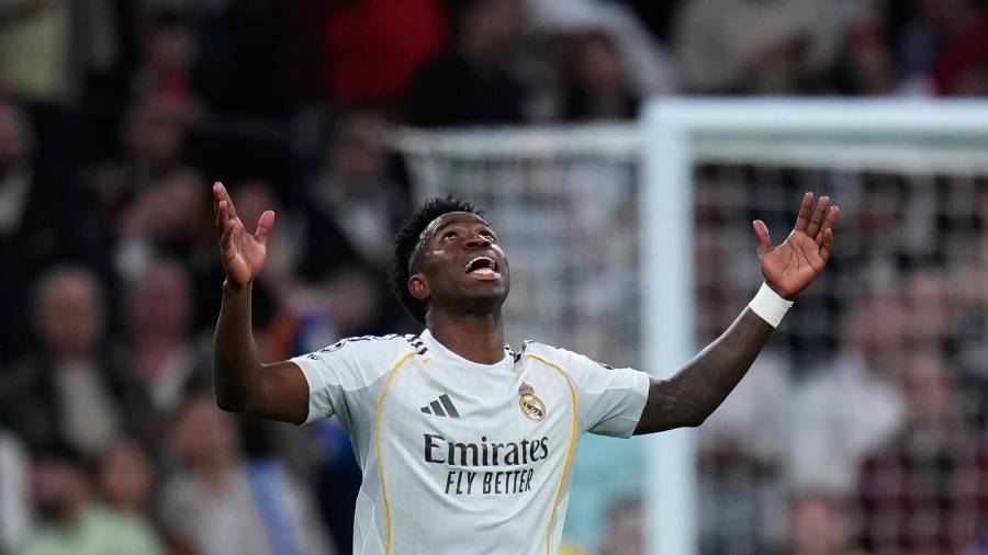 Vinícius Júnior anotó gol decisivo ante Benfica que le dio el pase a octavos a Real Madrid en la Champions League.
