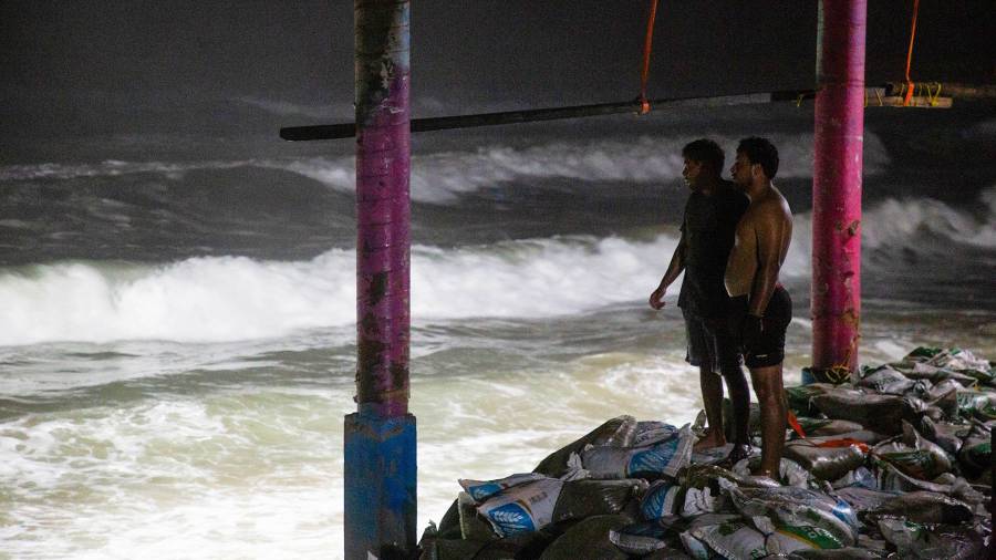 Se espera que “Polo” se mueva a través de la península de Baja California el lunes por la noche