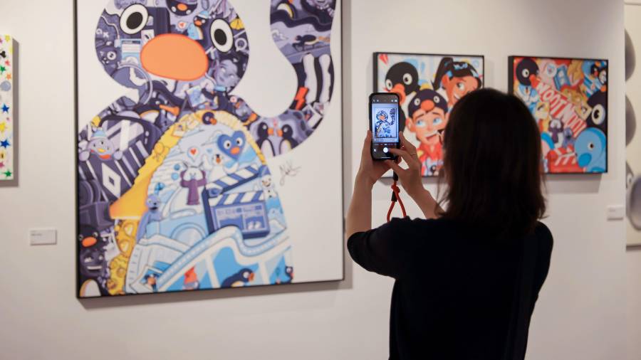 Artista saltillense Alex Carrillo colabora con Panda Express y Mattel: llevará su arte a China