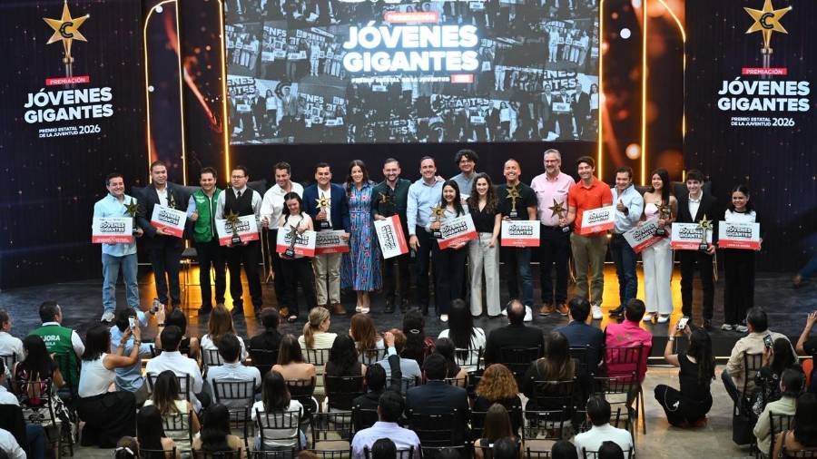 Un total de 36 jóvenes fueron distinguidos durante la ceremonia “Jóvenes Gigantes”.