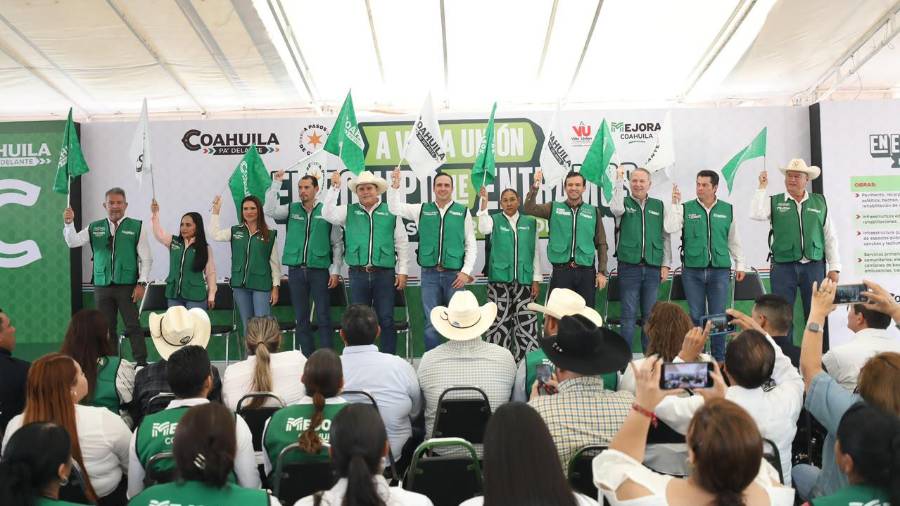 Proyecto contempla mejoras en escuelas, plazas, parques y canchas, afirmó Manolo Jiménez.