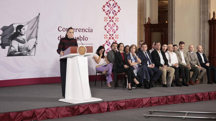 Claudia Sheinbaum anunció un plan para reforzar la seguridad en las zonas productoras de Michoacán y abrir una mesa de diálogo con EU para reanudar “lo más pronto posible” las exportaciones de aguacate.