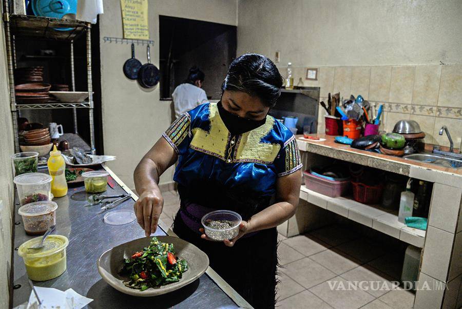 $!Claudia Albertina, indígena tzotzil, única mexicana entre los los 50 mejores chef