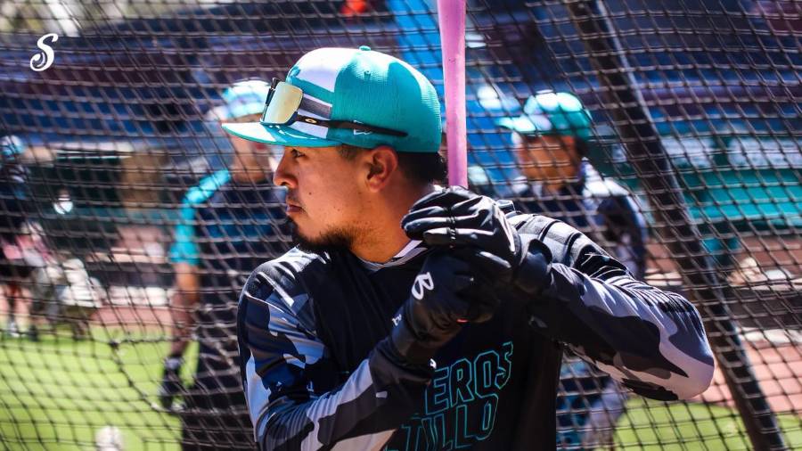 El equipo dividió su roster en grupos para optimizar la práctica de bateo.