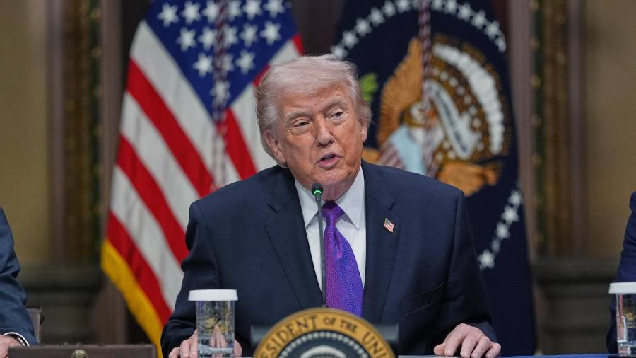 Trump respondió que utilizarían otras leyes que otorgan poder tarifario al Ejecutivo para volver a imponer el nivel arancelario en el que se habían situado desde abril.