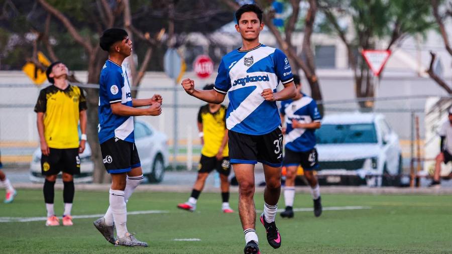 El saltillense Salvador Medina marcó doblete en el encuentro en San Nicolás.