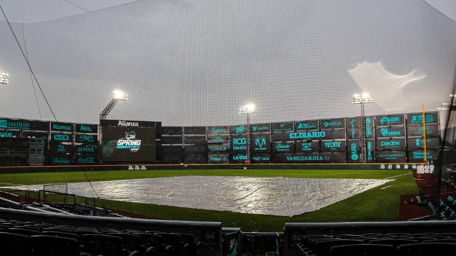 a lluvia y el granizo impidieron que se jugara en el Estadio Madero.