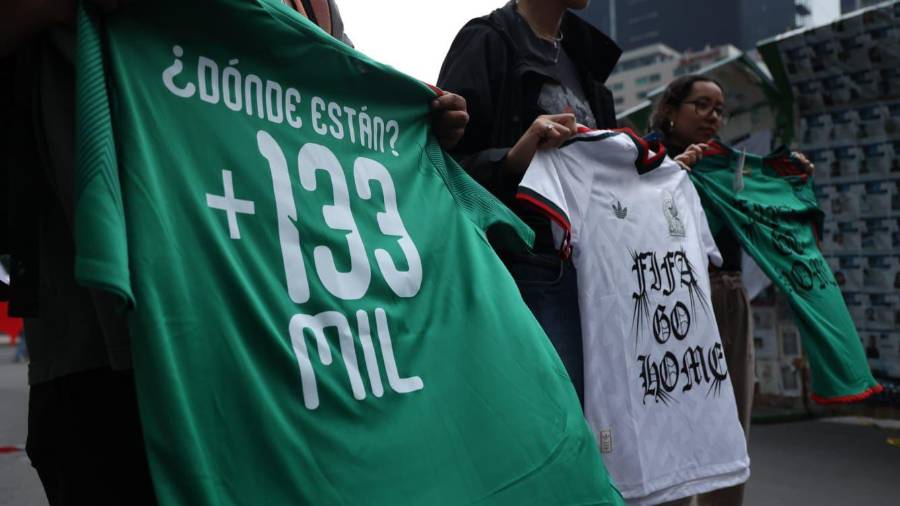 Autoridades capitalinas ofrecieron una disculpa pública a las madres buscadoras que se manifestaron en Calzada de Tlalpan antes del partido entre México y Ecuador.
