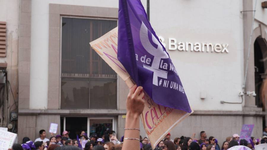 Durante su mensaje, la madre lamentó la sobreexposición mediática del caso y criticó los comentarios y burlas que circularon en redes sociales tras la detención.