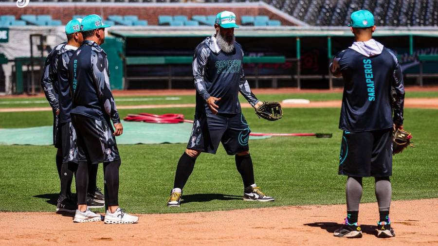 El equipo espera la llegada del resto de los jugadores de posición para iniciar la segunda etapa del campamento.