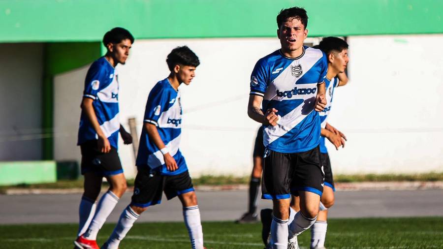 Saltillo Soccer remontó tras el empate de la visita en el segundo tiempo.