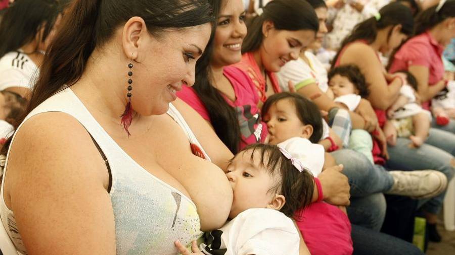 Aumentan en redes los mensajes a favor de amamantar en público