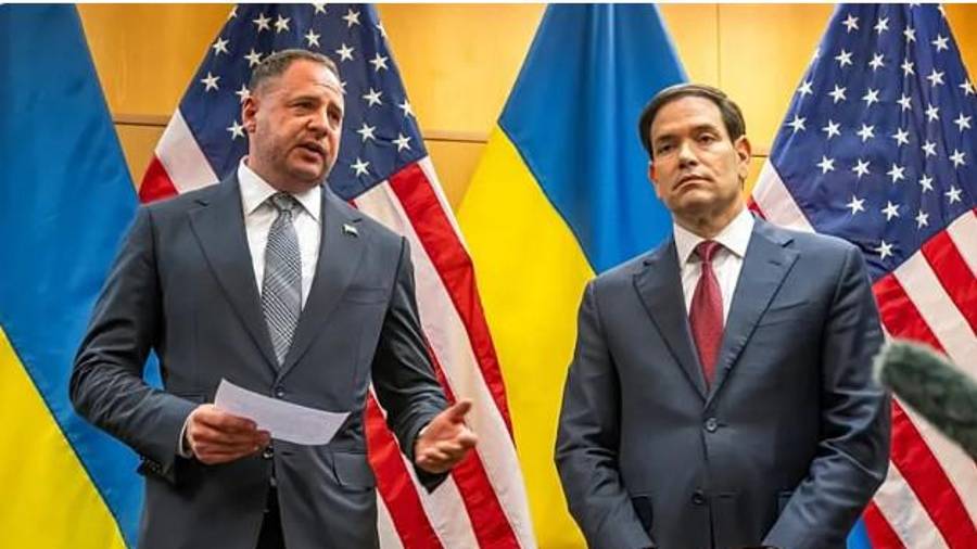 Agentes anticorrupción de Ucrania irrumpieron en su domicilio al amanecer para llevar a cabo una inspección oficial.